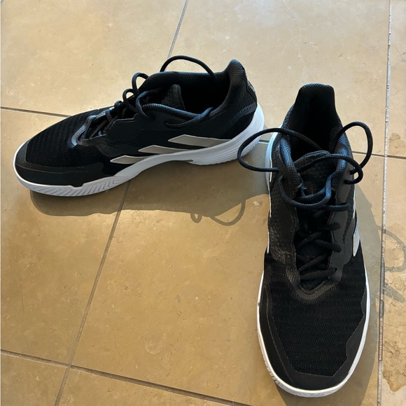 Adidas Tennis Shoes - Picture 7 of 9